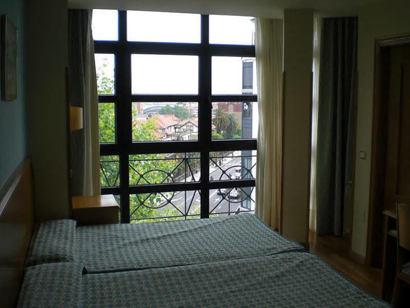 Astures Oviedo Exterior foto
